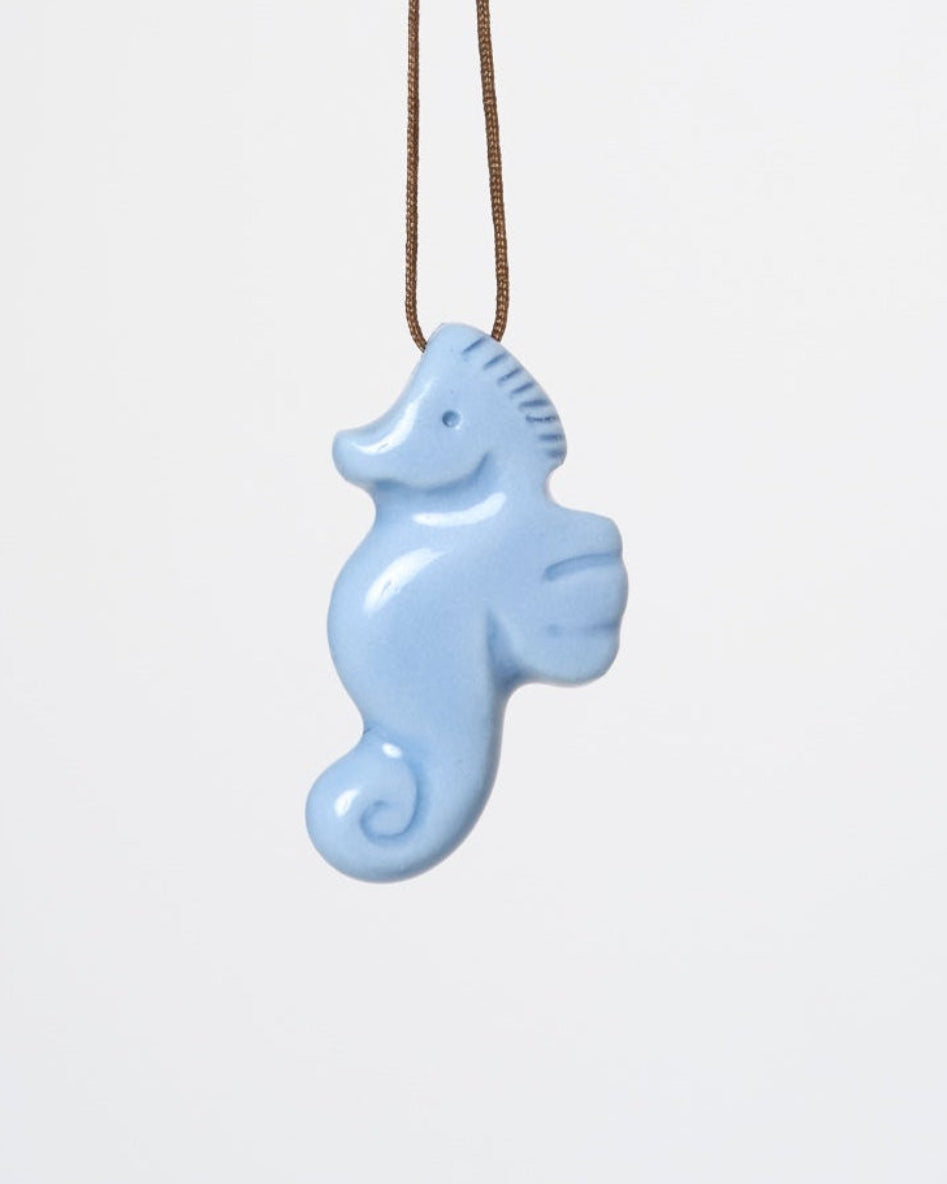 Pendentif hippocampe bleu