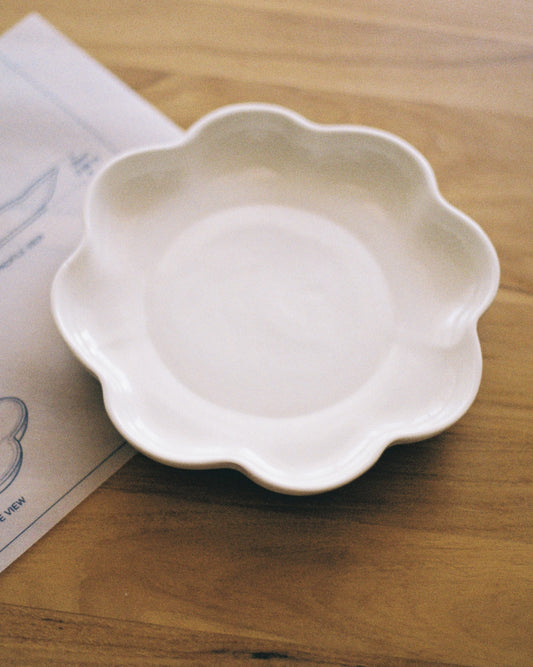 Flor Porcelain Plate White